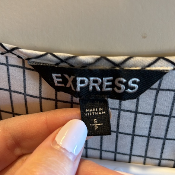 Express Top ⭐️ - Picture 2 of 4
